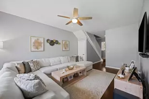 214 River Bluff Ln, Royal Palm Beach, FL 33411 - Photo 9