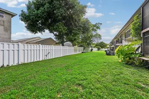 6001 Shaker Wood Cir, Tamarac, FL 33319 - Photo 27