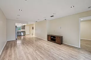 6001 Shaker Wood Cir, Tamarac, FL 33319 - Photo 9