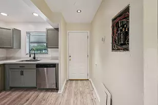 6001 Shaker Wood Cir, Tamarac, FL 33319 - Photo 7