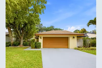 56 Baytree Circle, Boynton Beach, FL 33436 - Photo 1