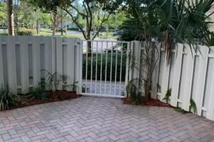 3500 Oaks Clubhouse Dr, Pompano Beach, FL 33069 - Photo 5