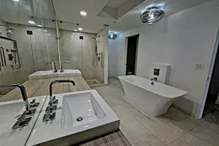 17301 Biscayne Blvd, North Miami Beach, FL 33160 - Photo 17