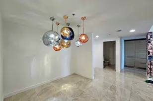 17301 Biscayne Blvd, North Miami Beach, FL 33160 - Photo 7