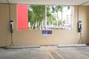 18335 NW 68th Ave, Hialeah, FL 33015 - Photo 15