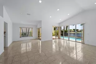 22586 Esplanada Dr, Boca Raton, FL 33433 - Photo 9