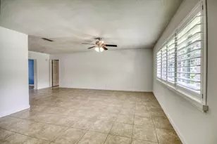 4359 Daffodil Cir N, Palm Beach Gardens, FL 33410 - Photo 3