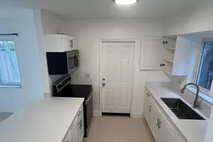 220 SE 22nd Ave, Pompano Beach, FL 33062 - Photo 5