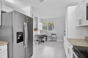 10111 NW 24th Pl, Sunrise, FL 33322 - Photo 11