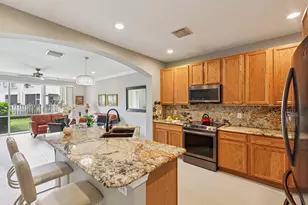 9070 Tremezzo Ln, Boynton Beach, FL 33472 - Photo 5