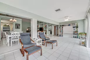 2390 Saratoga Bay Dr, West Palm Beach, FL 33409 - Photo 15
