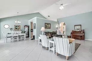 2390 Saratoga Bay Dr, West Palm Beach, FL 33409 - Photo 9