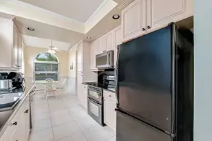 2390 Saratoga Bay Dr, West Palm Beach, FL 33409 - Photo 17