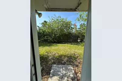 321 N 11th Street #D, Fort Pierce, FL 34950 - Photo 17