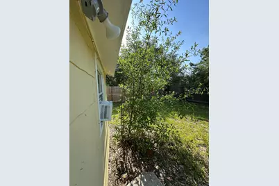 321 N 11th Street #D, Fort Pierce, FL 34950 - Photo 19