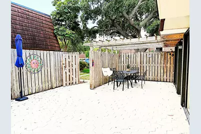 212 2nd Lane #212, Palm Beach Gardens, FL 33418 - Photo 3