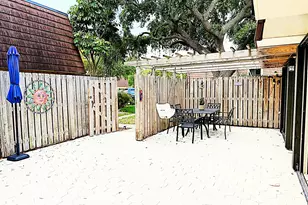 212 2nd Ln, Palm Beach Gardens, FL 33418 - Photo 3