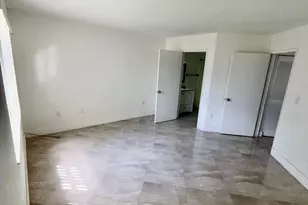 9405 Fontainebleau Blvd, Miami, FL 33172 - Photo 17
