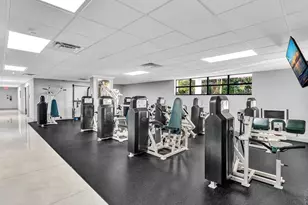 600 Parkview Dr, Hallandale Beach, FL 33009 - Photo 31