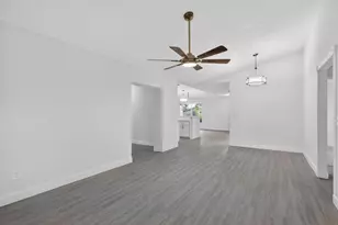 124 SE Eyerly Ave, Port Saint Lucie, FL 34983 - Photo 11