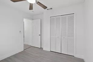 124 SE Eyerly Ave, Port Saint Lucie, FL 34983 - Photo 13