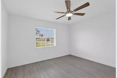 124 SE Eyerly Avenue, Port Saint Lucie, FL 34983 - Photo 19
