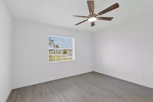 124 SE Eyerly Ave, Port Saint Lucie, FL 34983 - Photo 19