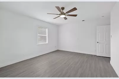 124 SE Eyerly Avenue, Port Saint Lucie, FL 34983 - Photo 19