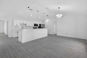 124 SE Eyerly Ave, Port Saint Lucie, FL 34983 - Photo 7
