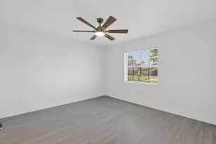 124 SE Eyerly Ave, Port Saint Lucie, FL 34983 - Photo 13