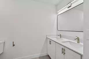 124 SE Eyerly Ave, Port Saint Lucie, FL 34983 - Photo 17