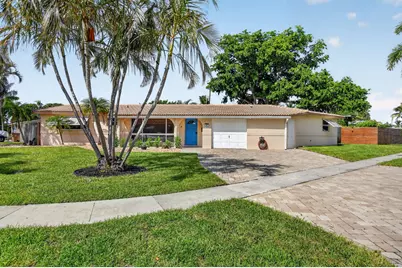 301 SE 8th Avenue, Deerfield Beach, FL 33441 - Photo 1