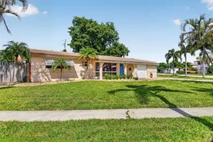 301 SE 8th Ave, Deerfield Beach, FL 33441 - Photo 3