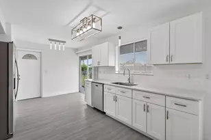 157 SE Calmoso Dr, Port Saint Lucie, FL 34983 - Photo 9