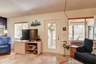 334 Pine Ridge Cir, Greenacres, FL 33463 - Photo 5