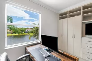 8300 Calabria Lakes Drive, Boynton Beach, FL 33473 - Photo 23