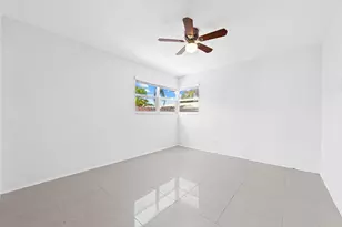271 NE 57th Ct, Oakland Park, FL 33334 - Photo 15