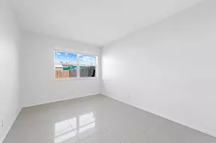 271 NE 57th Ct, Oakland Park, FL 33334 - Photo 13