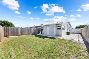 271 NE 57th Ct, Oakland Park, FL 33334 - Photo 5