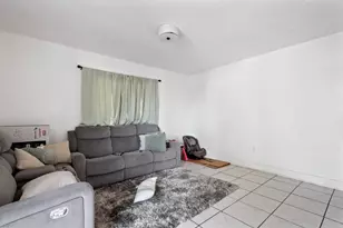 426 NE 166th St, North Miami Beach, FL 33162 - Photo 7