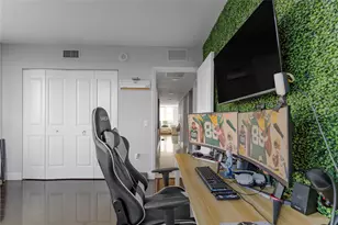 2641 N Flamingo Rd, Sunrise, FL 33323 - Photo 15