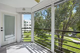 3138 Via Poinciana, Lake Worth, FL 33467 - Photo 21