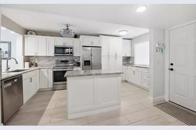 3138 Via Poinciana #306, Lake Worth, FL 33467 - Photo 1