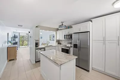 3138 Via Poinciana #306, Lake Worth, FL 33467 - Photo 3