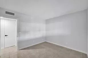 455 Paradise Isle Blvd, Hallandale Beach, FL 33009 - Photo 13