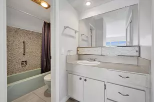 455 Paradise Isle Blvd, Hallandale Beach, FL 33009 - Photo 19
