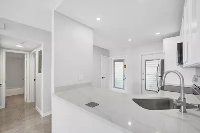 455 Paradise Isle Boulevard #305, Hallandale Beach, FL 33009 - Photo 11