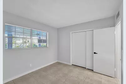 455 Paradise Isle Boulevard #305, Hallandale Beach, FL 33009 - Photo 9