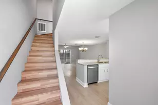 185 SW 3rd St, Pompano Beach, FL 33060 - Photo 23