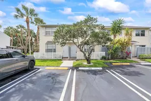 185 SW 3rd St, Pompano Beach, FL 33060 - Photo 3